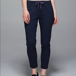 Lululemon size 2 jet slim crop